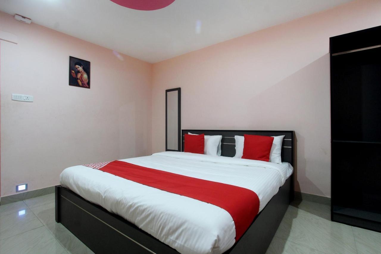 Oyo Flagship 28288 Rr Residency Hotel
