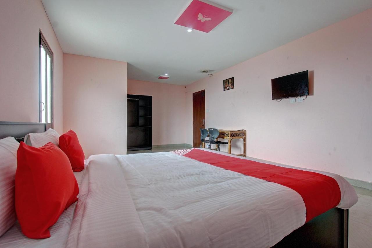 होटल Oyo Flagship 28288 Rr Residency 3*